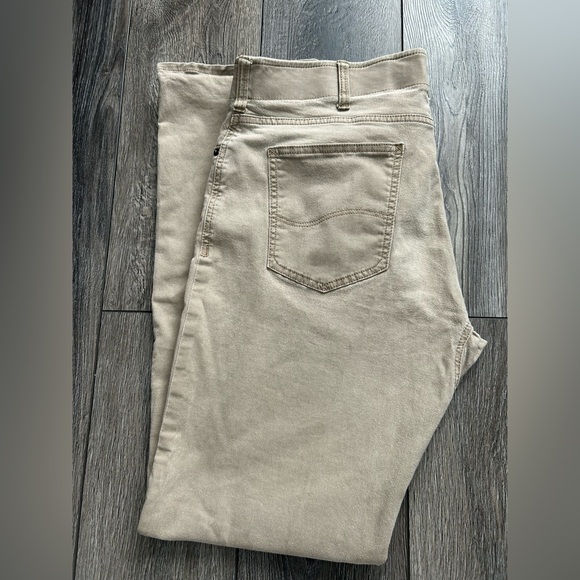 Lee Extreme Motion Men’s Pants 36x34 Light Khaki Straight Tapered Fit - Picture 12 of 13